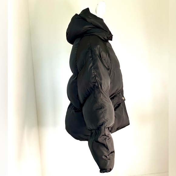 Toast Society Pluto Puffer Jacket In Black - Picture 5 of 16